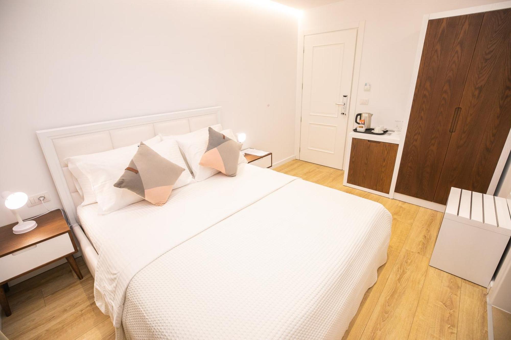 Hotel Elior ティラナ エクステリア 写真